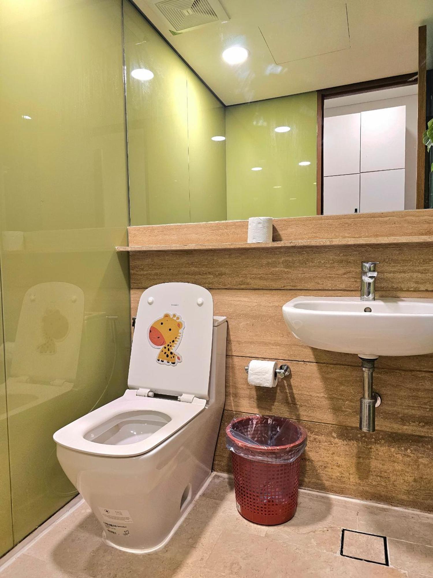 De Apartment Sky At Klcc 쿠알라룸푸르 외부 사진